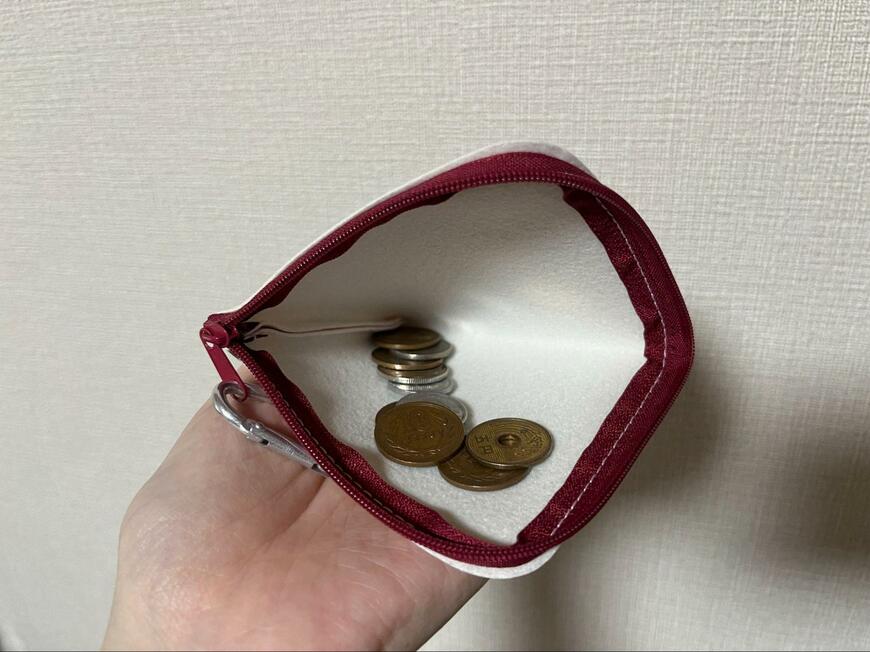 筆者撮影（キャンドゥ、【数量限定】アルプスの少女ハイジ　カラビナ付合皮ポーチ　ハイジとなかまたち）