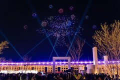 大阪・関西万博の夜空に突然現れた「あるもの」　圧巻の演出に「これは新しい」「驚きです！」