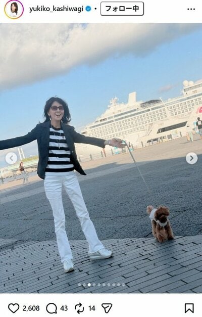 柏木由紀子のInstagram投稿（マリンコーデ・カット3）