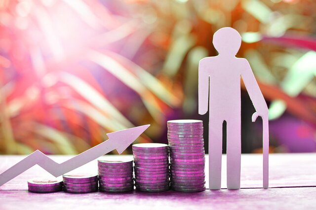 厚生年金・国民年金「働き方別年金額例5パターン」65歳以降の受給額めやす＆7割が不安を抱える老後の「住まいリスク」とは