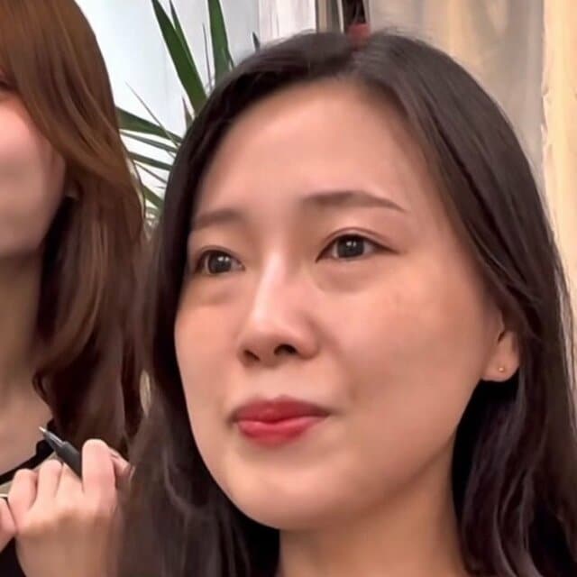 「顔の余白を少なくしたい」女性が似合わせカットでくびれ巻きが似合う大人かわいいスタイルにチェンジ