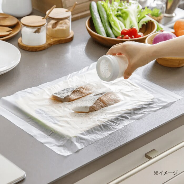 シートをまな板や調理台に敷くことで汚さずに作業ができる！