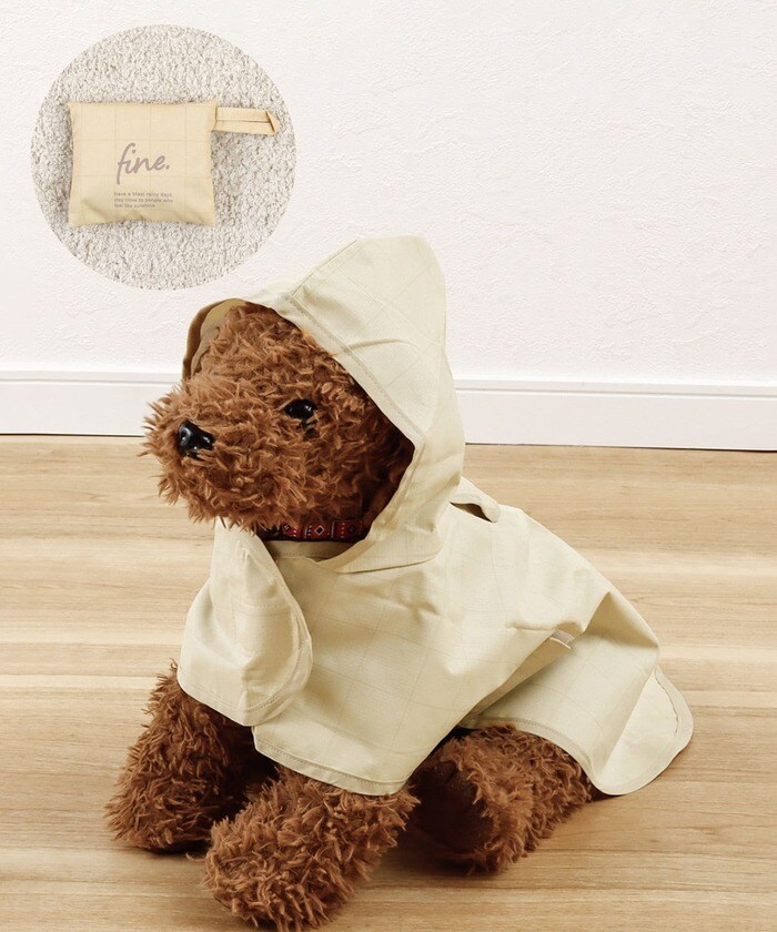 可愛いロゴ入りのポンチョ