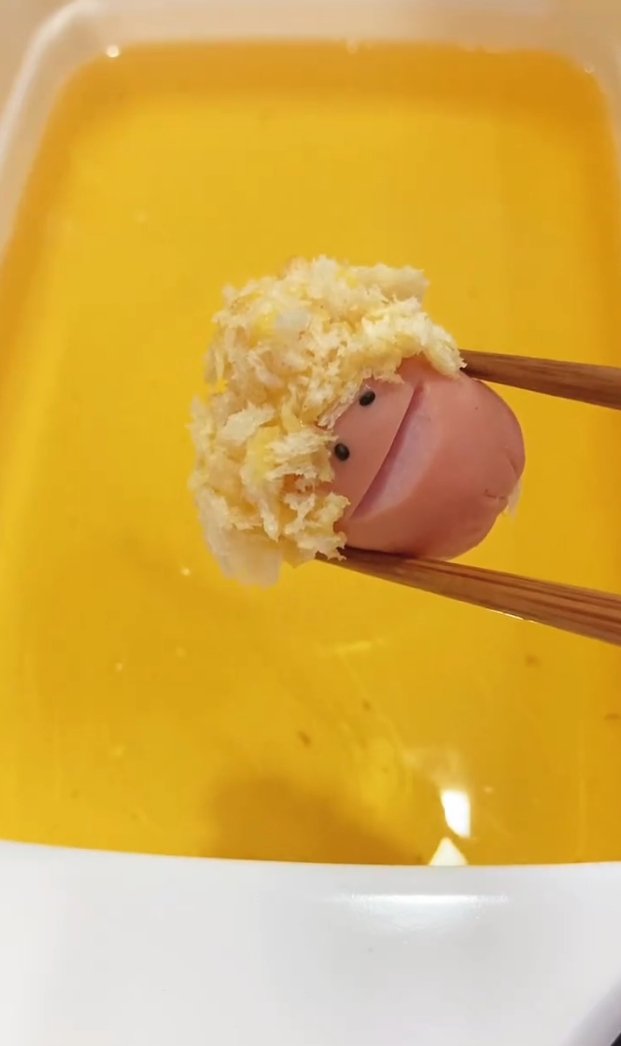 高校生の息子さんと旦那さんに作る【アフロソーセー人入り弁当】が癒される！