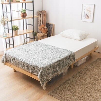 出所：ニトリ公式通販 ニトリネット シングル脚付きヘッドレスすのこベッド (SRN NA)