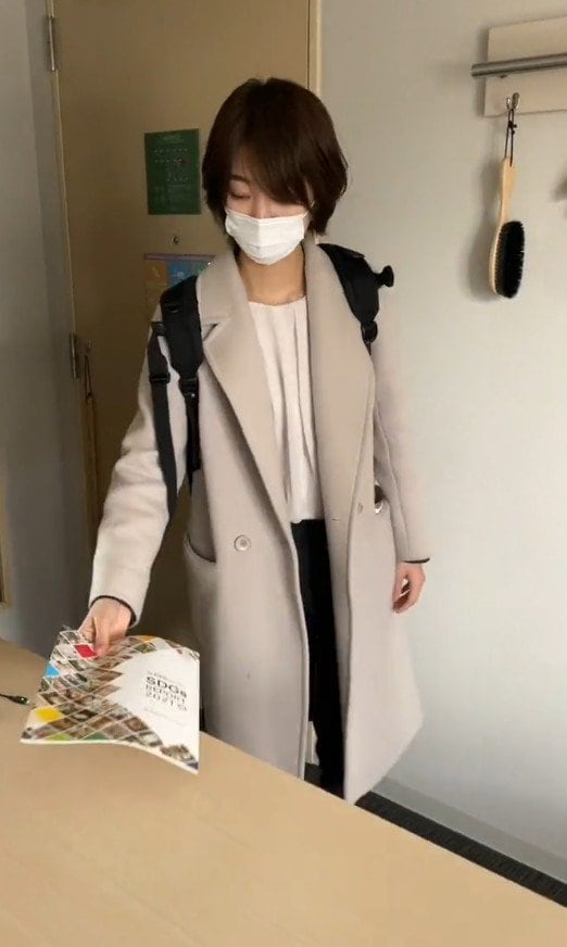 出所：@superhotel_official「スーパーホテルがお届けするホテルあるある到着時ver. 取ったその時は読むつもり」