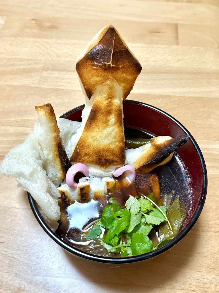 イカ型の餅が入ったお雑煮