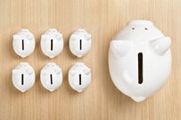 「国家公務員vs民間企業」の給与を比較！平均でいくら違うのか、民間の業種別にも見る