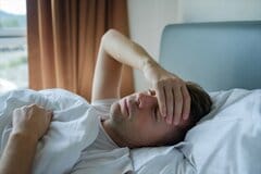 寝ても取れない疲れを取りたければ「股関節」を動かせ！