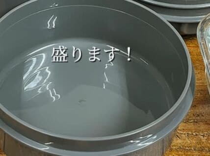 揚げ物ドーン！【50代大工の現場弁当】こだわりの副菜と溢れそうなミックスフライが話題に