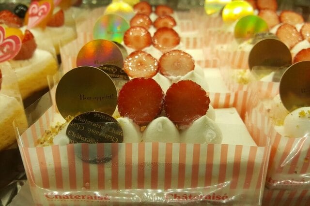 送料無料でお得【シャトレーゼ】「初夏の福箱」人気菓子とアイスの詰め合わせ