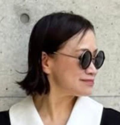 【62歳マダム】モノトーン×ガーリーな「ワンピースコーデ」が大人可愛い！「お人形さんみたい」と絶賛の声