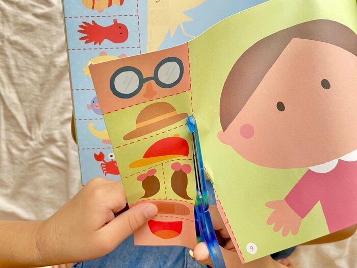 チョキチョキと連続ではさみを動かす練習が可能