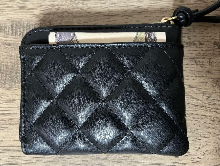 筆者撮影（アフタヌーンティー、キルティングキーコインケース）