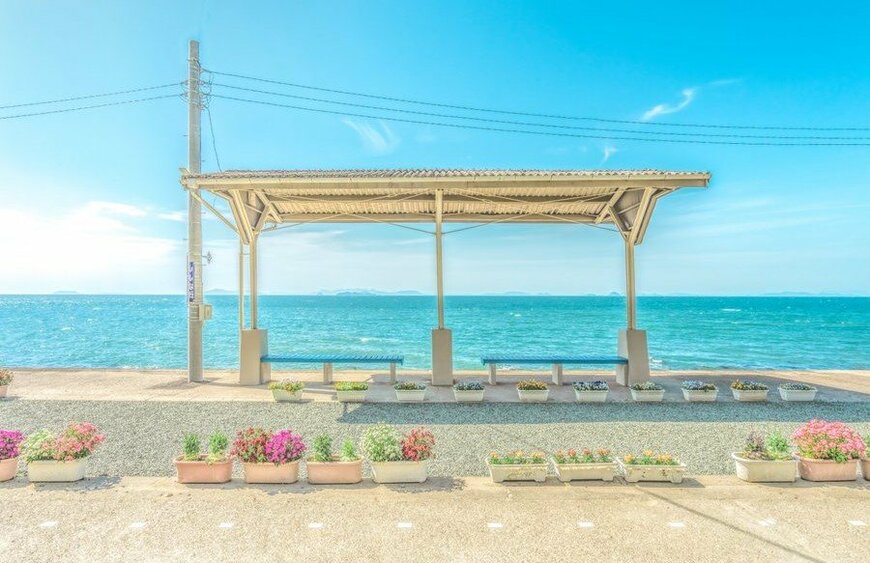 まさにアニメのワンシーン…！愛媛・下灘駅の写真に反響「本当に夢のような駅」