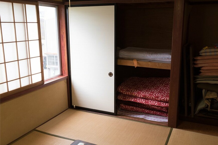 団地暮らしの間取りで持て余しがちな「押入れ」。DIYでおしゃれな優秀スペースにリメイク