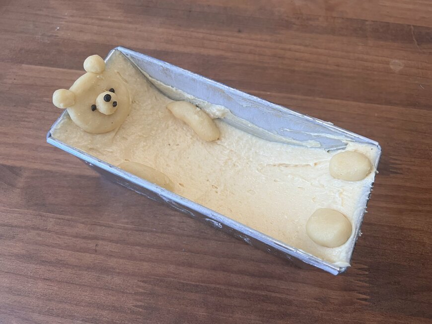 くまの形のパウンドケーキを焼いた結果…「想像の斜め上を行く驚きの変化」に9.2万いいね