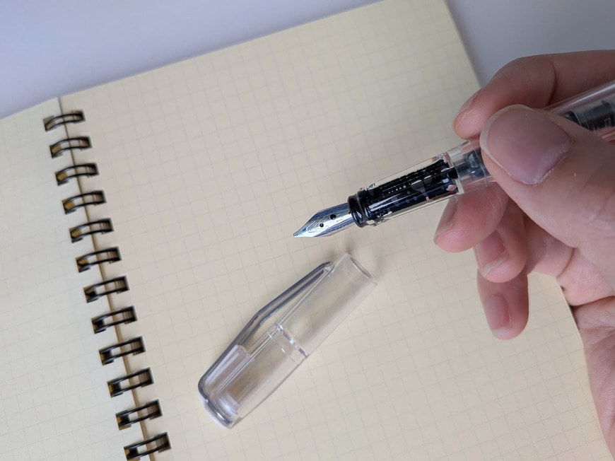 「今回は、セリアの「コンバーター式万年筆 フラット」をご紹介しました。」