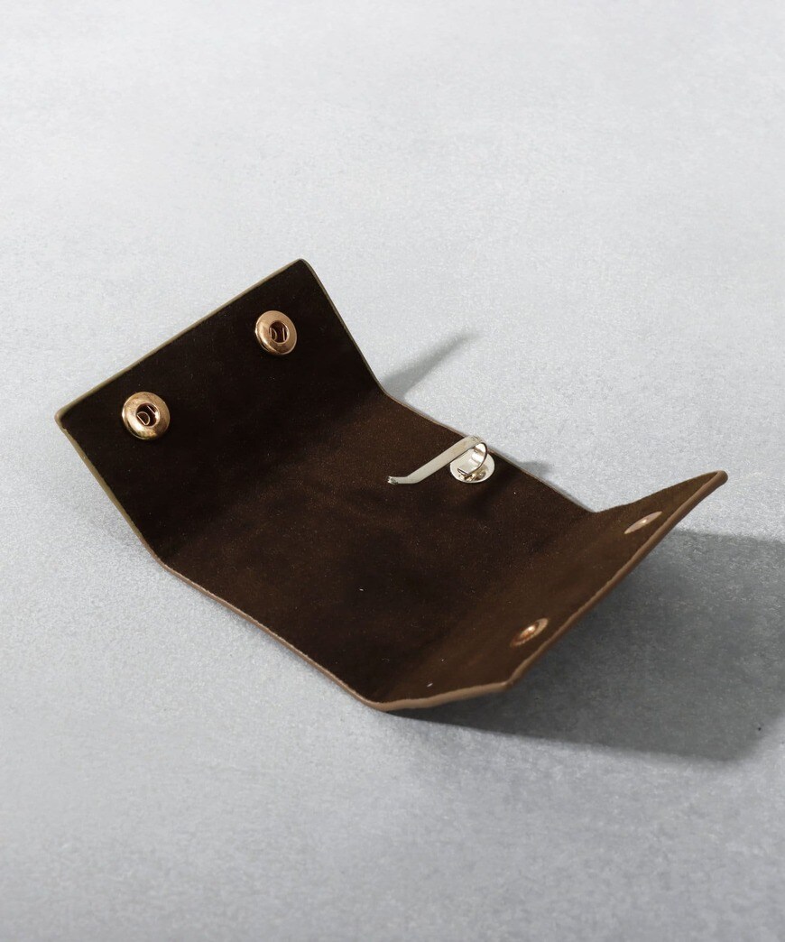 出所：パルグループ公式ファッション通販サイト 3COINS フラワー柄ヘアカフ