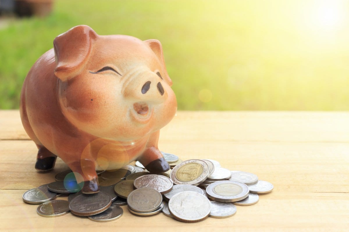 20歳代～50歳代【年代別】みんなは手取り額の何割を貯蓄に回してる？ 貯蓄をするための2つのポイントも紹介 | LIMO | くらしとお金の経済メディア