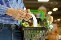 年金だけでは月4.2万円の赤字に…。65歳以上・無職夫婦の「リアルな家計簿」と貯蓄額《最新データで見る》