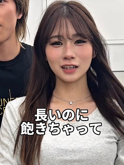 髪型を相談中