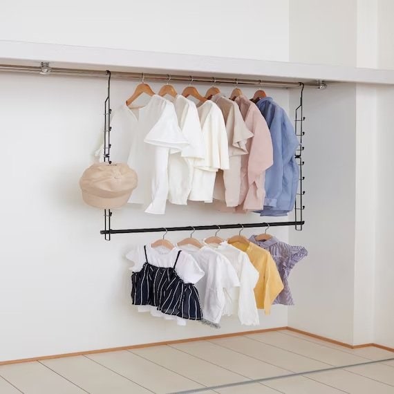 丈の短い衣類やお子さんのお洋服などの収納にぴったり