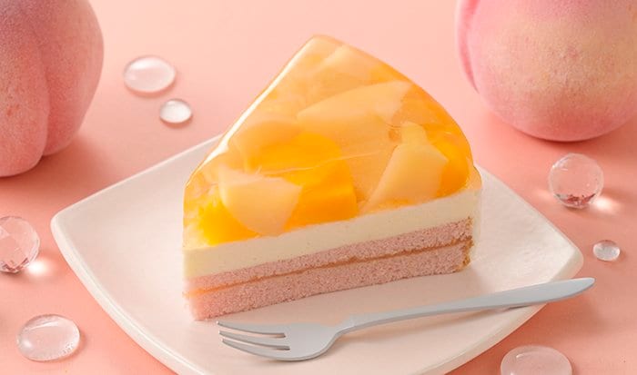 2つの果肉を一度に楽しめる「桃涼みケーキ(白桃&黄桃)」