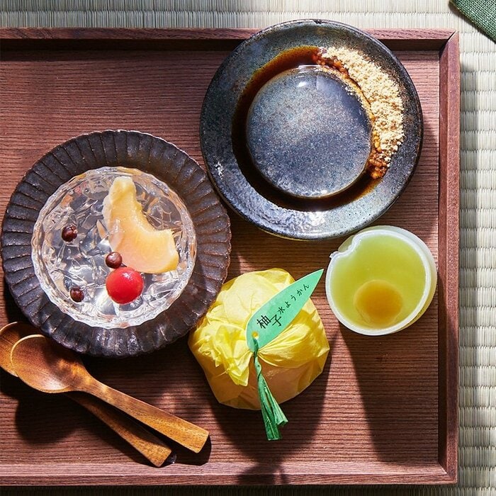 ようかんやゼリーなど、和のスイーツがセット