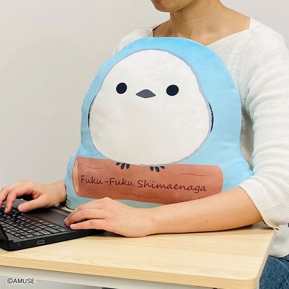 寝室で使う以外にも、リビングや車、アウトドアにも幅広く使えます。