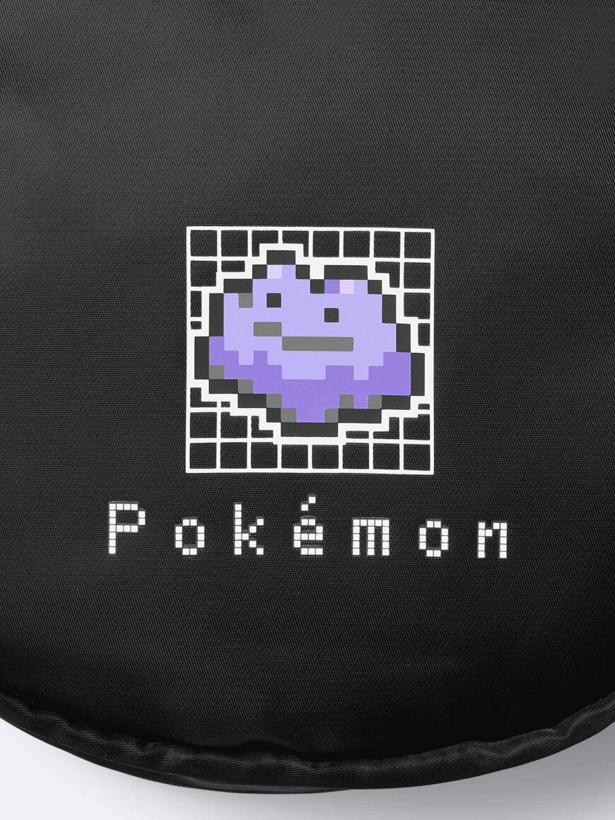 出所：GU公式　ショルダーバッグ Pokemon（09 BLACK）
