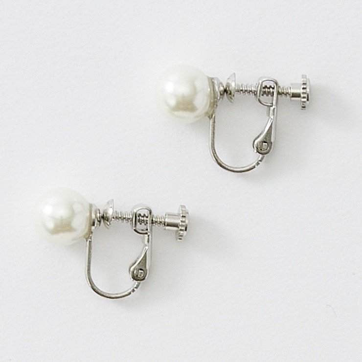 出所：しまむら公式オンラインストア コサージュ+イヤリングセット