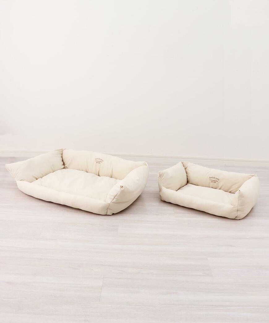 出所：パルグループ公式ファッション通販サイト 3COINS ペットベッド：S、M