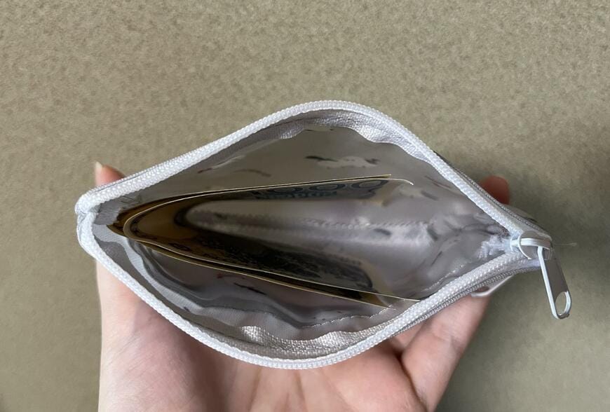 筆者撮影（セリア、ダブルファスナーポーチ シマエナガ柄）