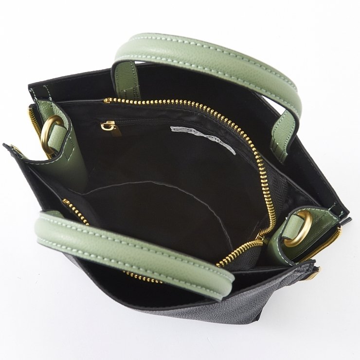 出所：しまむら　サイドジップ2WAYバッグ（スザンヌ）