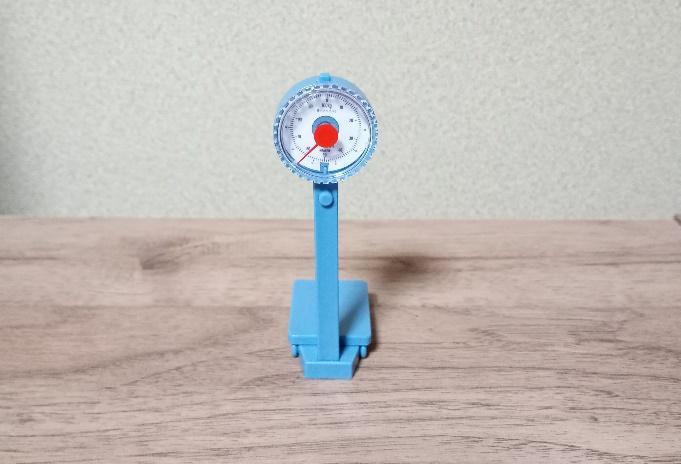 出所：筆者撮影（セリア、ミニチュア体重計）