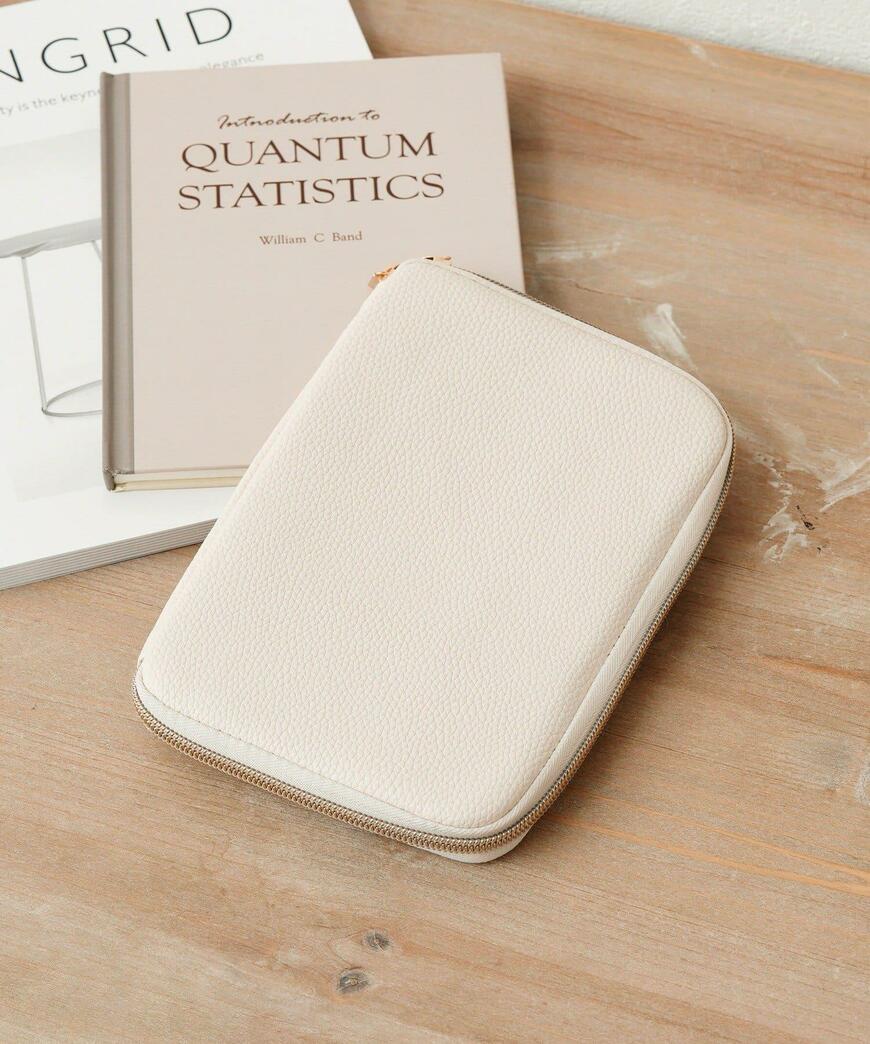 3COINS、お薬手帳ケースの画像