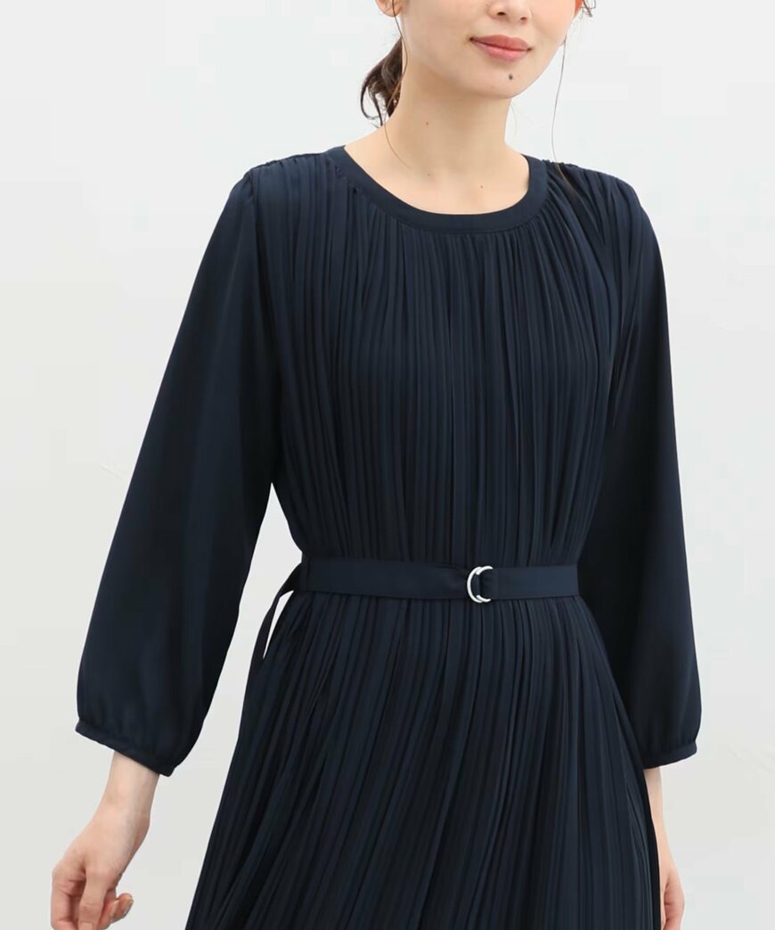 ハニーズ公式　８分袖プリーツワンピース