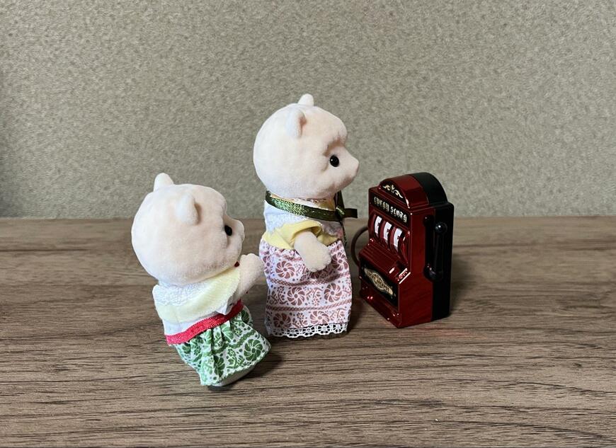 ダイソー、キーホルダー(スロットマシーン)画像