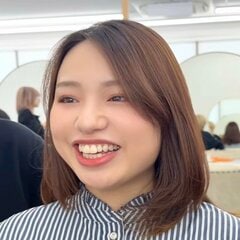 似合う髪型がわからないと悩む女性→プロの手で〈前髪ありの丸みショート〉に！「自分じゃないみたい！」と歓喜
