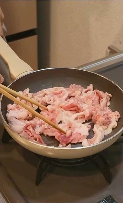 ふわふわの炒り卵が仕上がっていく