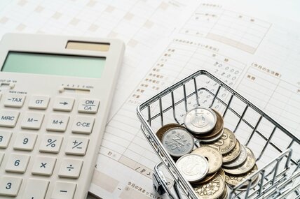 【ゆうちょ銀行】窓口の硬貨取扱料金は「100枚まで無料」に。ATMは1枚から110円かかる