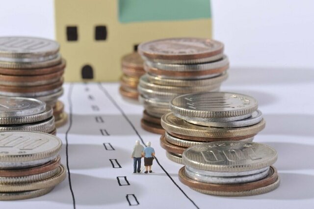 【国民年金＋厚生年金】日本の年金制度は2階建て。みんなは年金をひと月平均いくらもらっているのか