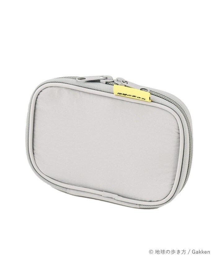 ファスナー式のため、モノが落ちる心配がありません。