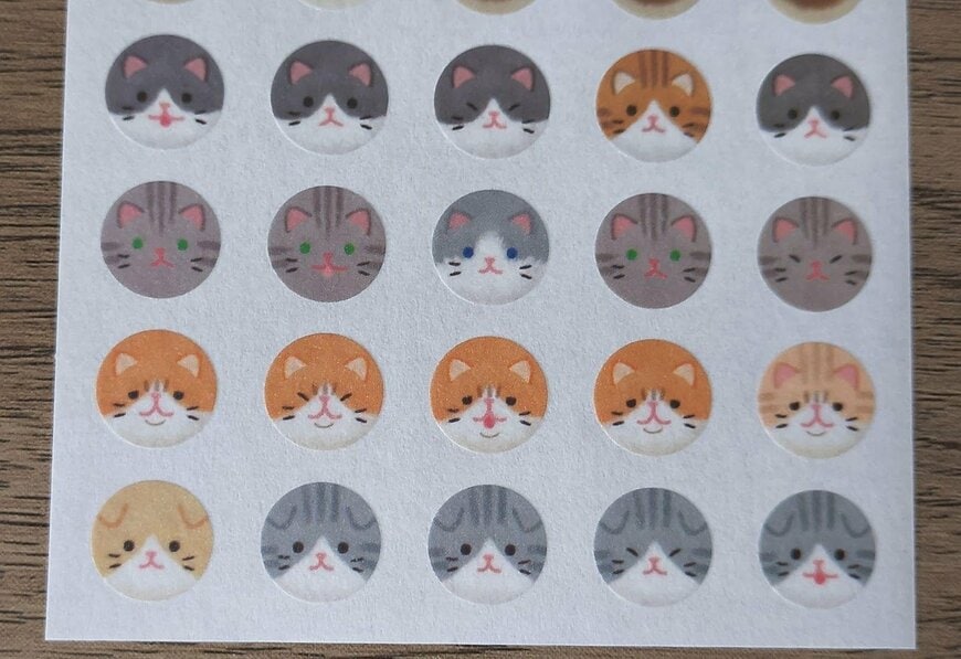 筆者撮影（セリア、ポイントステッカー ネコ）