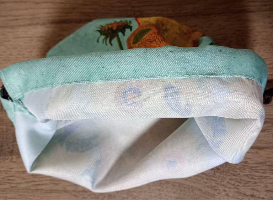 筆者撮影（セリア、ランチバッグ　VG）