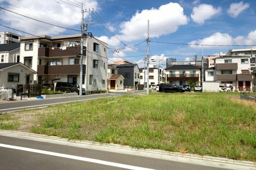 散歩中に「動かなくなったセントバーナード犬」　道端にあったものに思わず納得