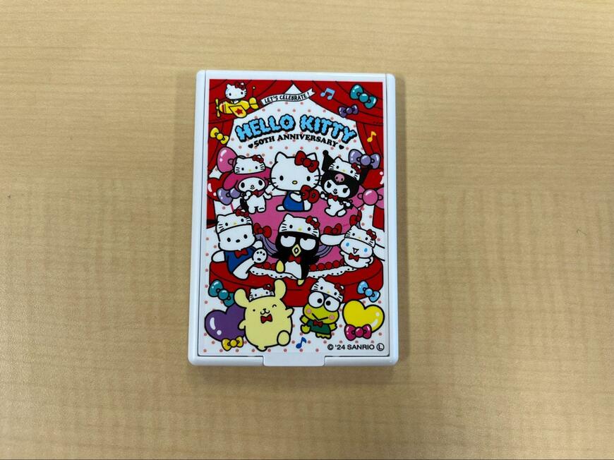 筆者撮影（セリア、スクエアスタンドミラー M/X 50周年）