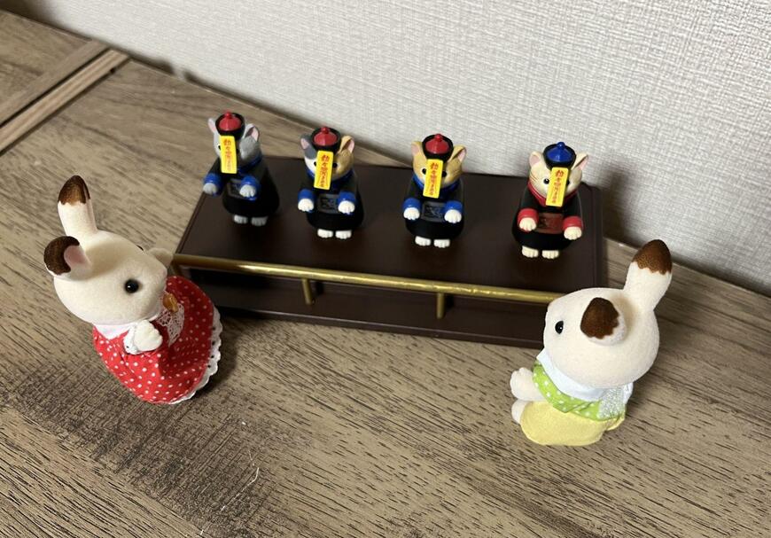 セリア、ミニチュアミュージアム展示台画像