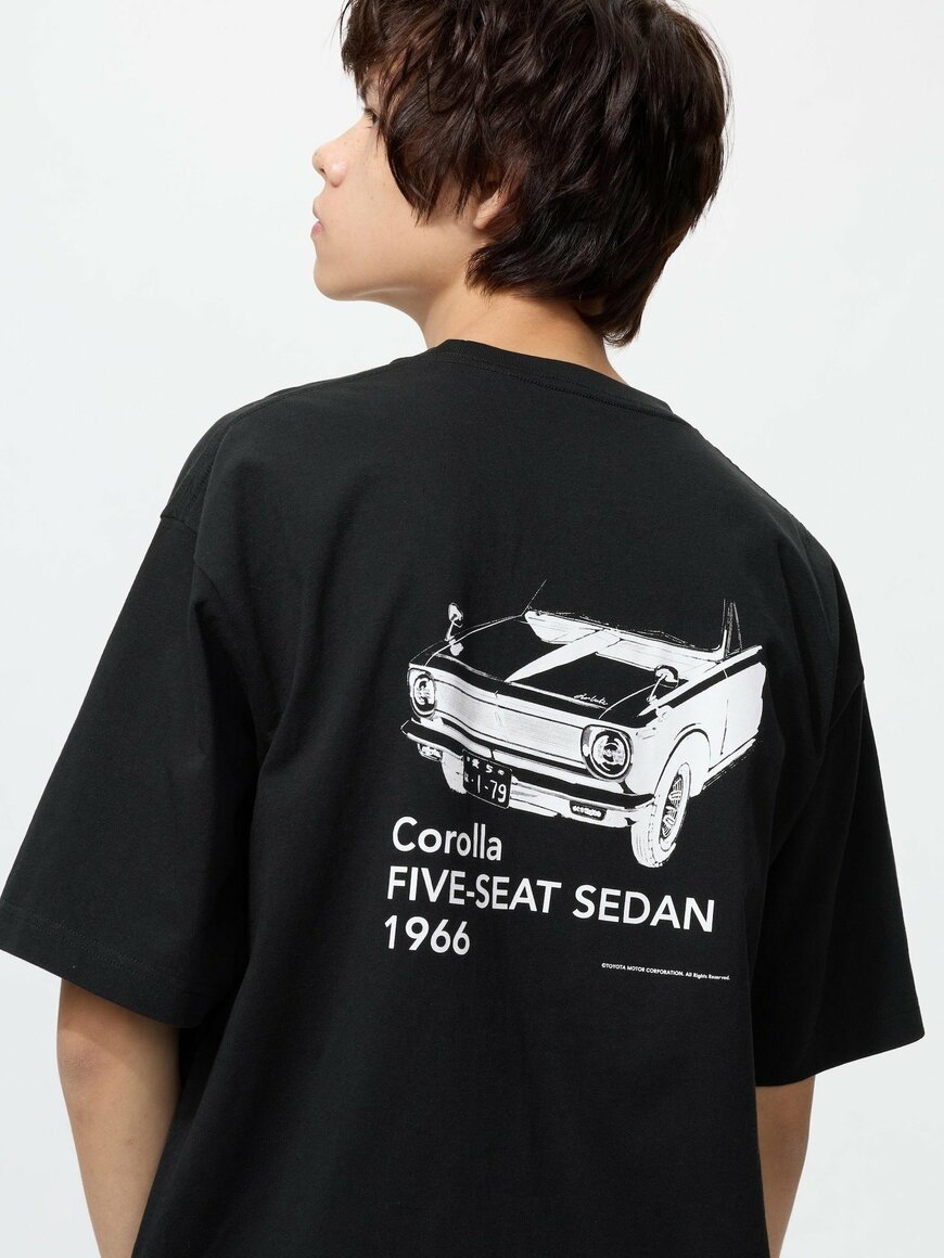 出所：ユニクロ公式　トヨタ UT／リラックスフィット　09 BLACK